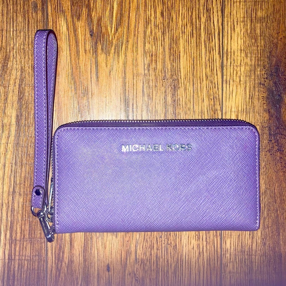 ❌SOLD❌Michael Kors Wristlet Clutch